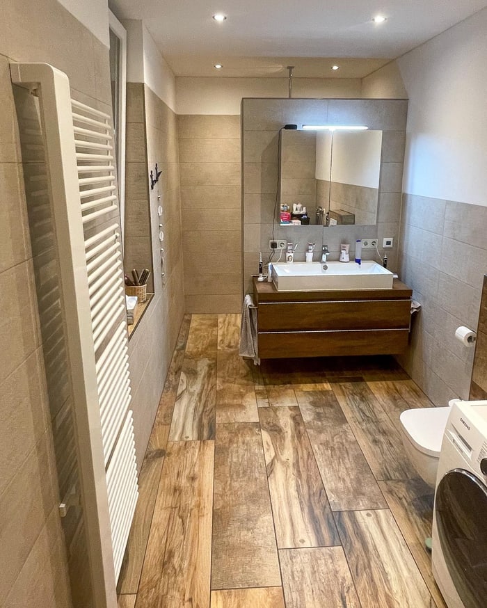 Modernes Sanitär-Badezimmer von Muther Haustechnik